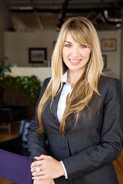 Dream Town Real Estate Consultant - Dee Savic