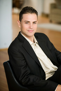 Dream Town Real Estate Consultant - Eric Vega