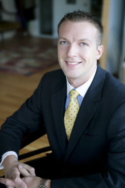 Dream Town Real Estate Consultant - Simon Collings